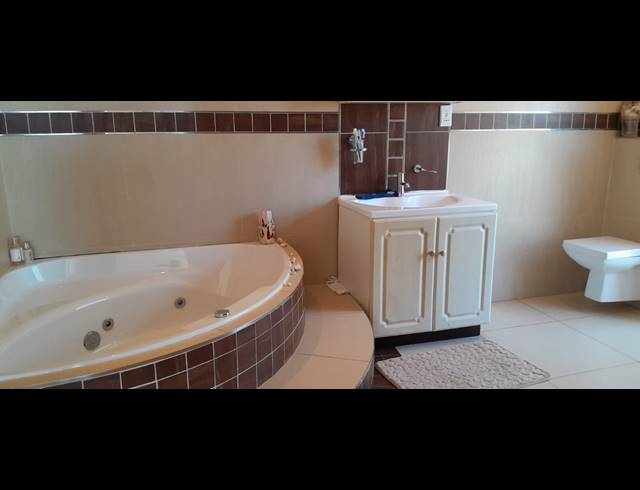 3 BEDROOM FREESTANDING FOR SALE IN HERRWOOD PARK